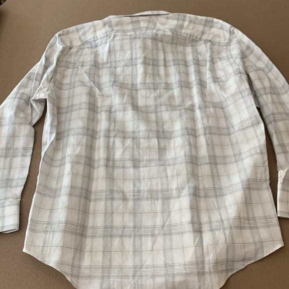 🆕 Nordstrom Non-Iron Trim Fit Men's
Button Down Shirt- 16 1/2 32-33 - Picture 6 of 9